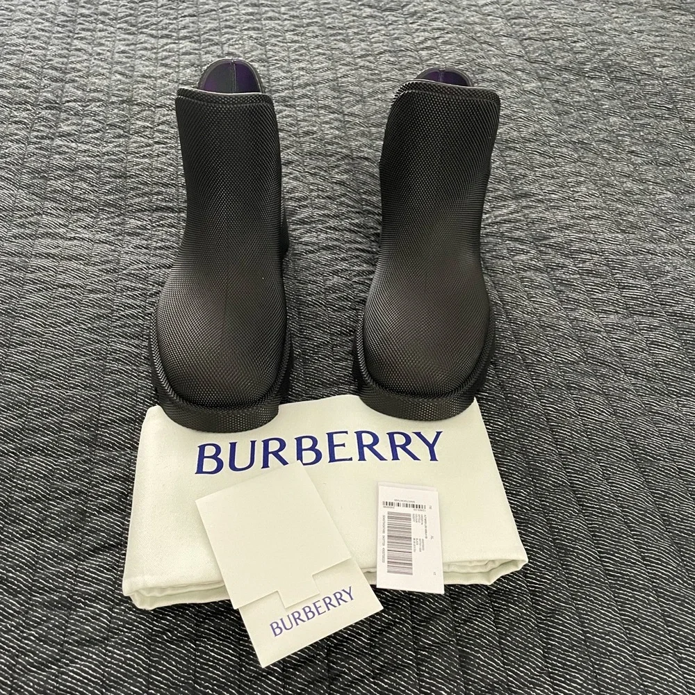 Burberry Black Winter & Rain Boots for Women - Picture 2 of 10